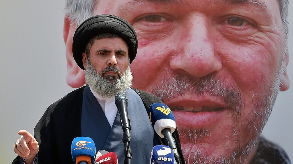 Hassan Safieddine puhui kesäkuussa Hizbollahin korkea-arvoisen komentajan, Taleb Sami Abdallahin hautajaisissa.