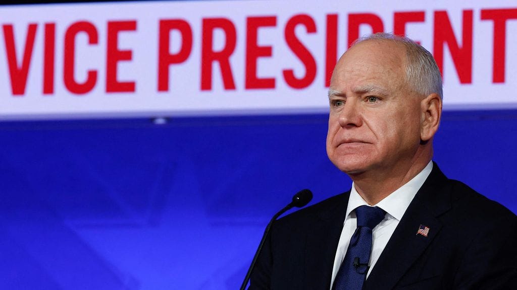 Venäjä on tehnyt väärennetyn videon, jolla esitetään demokraattien varapresidenttiehdokas Tim Walz huonossa valossa.