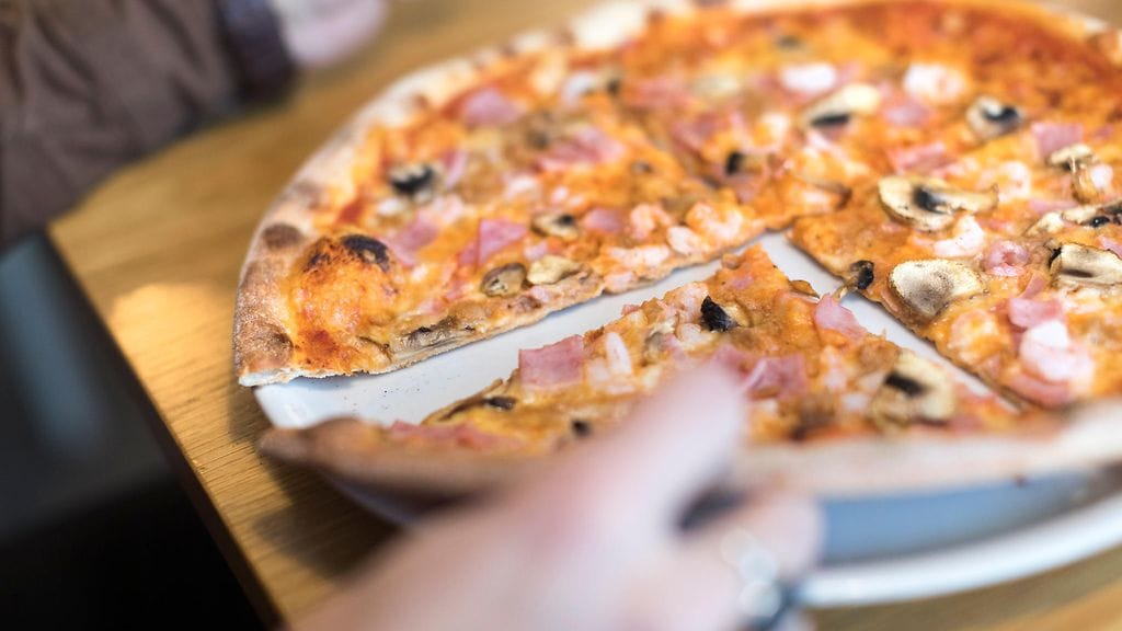 Kotipizzan käyttämän lihan alkuperä ei välttämättä ole tulevaisuudessa enää täysin kotimaista.