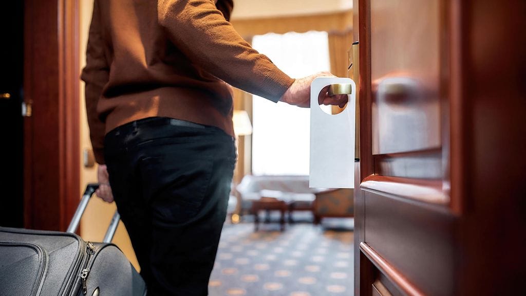 Amerikkalaislääkäri asettaa unen etusijalle matkoillaan.