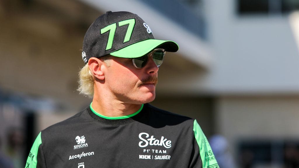 Valtteri Bottas kommentoi Mercedes-huhuja F1-sarjan haastattelussa.