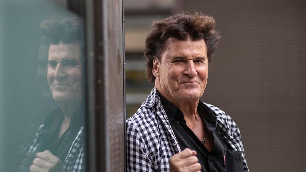 Laulaja Ilkka "Frederik" Sysimetsä palkkasi nuoren Norreksen toimittamaansa lehteen.