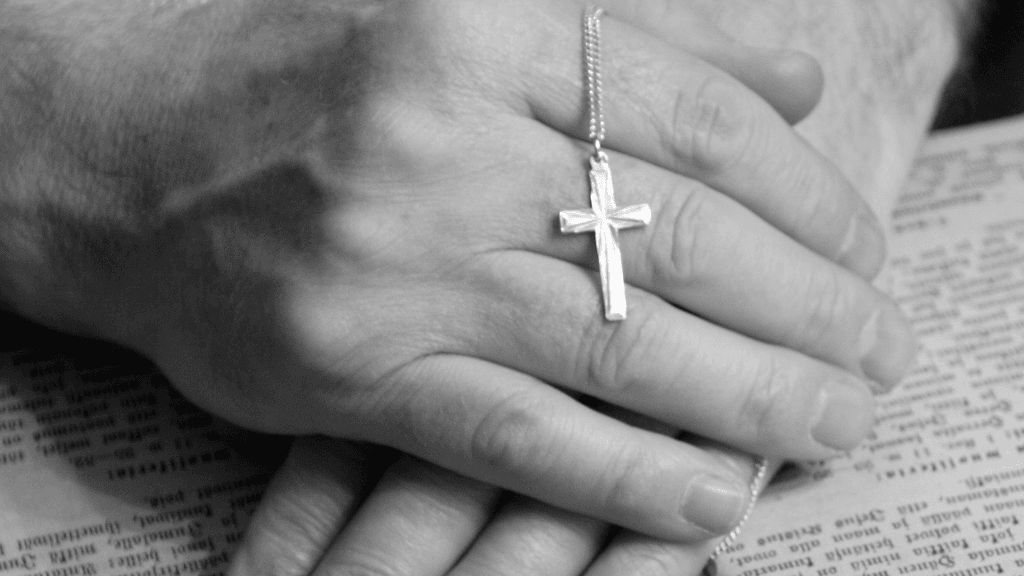 Päätöksessä todetaan, että vaikka rikoksista on kulunut aikaa, ne ovat olleet toistuvia ja vakavia rikoksia.