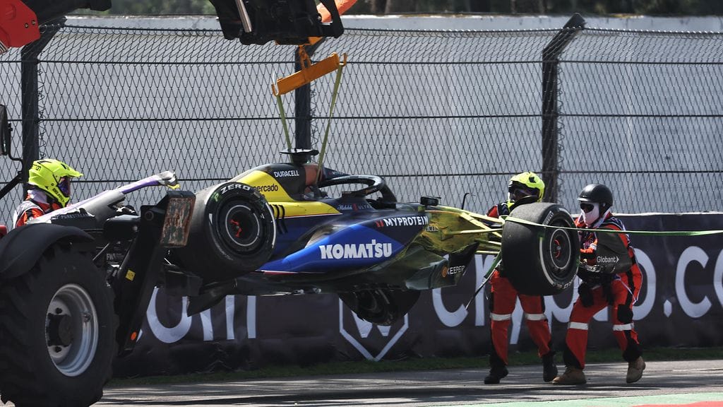 Alex Albonin auto ei liikkunut omin voimin varikolle.