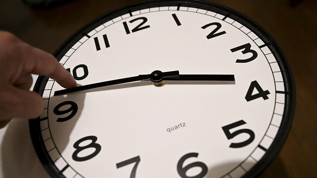 Euroopan komissio ehdotti vuonna 2018, että EU:ssa luovuttaisiin kaksi kertaa vuodessa tapahtuvasta kellojen siirrosta. Ehdotus ei toteutunut.