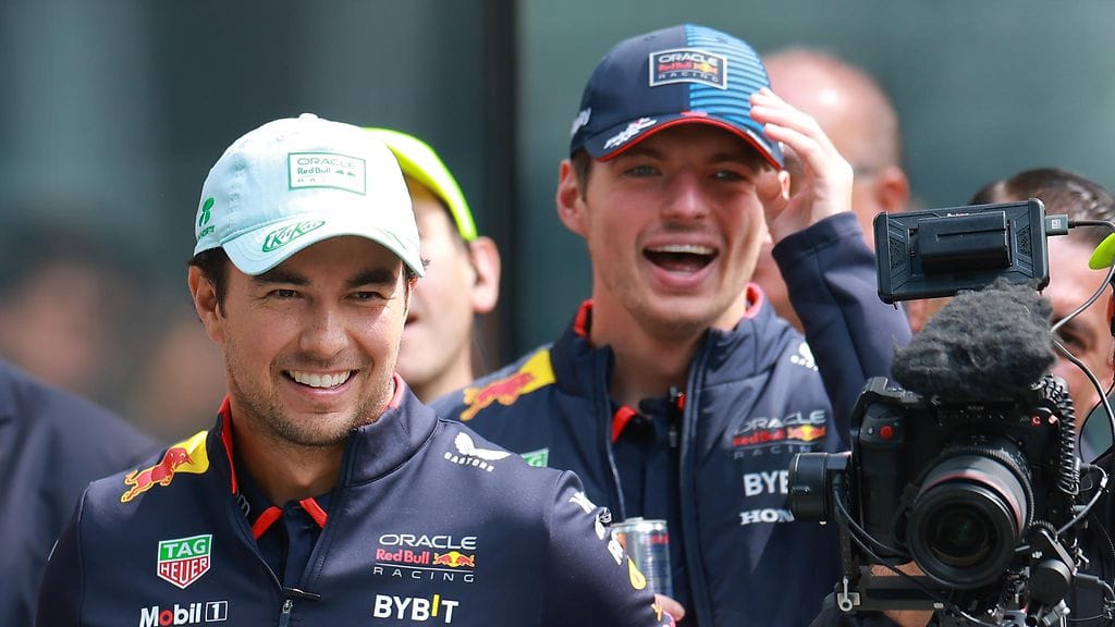 Sergio Perez ja Max Verstappen.