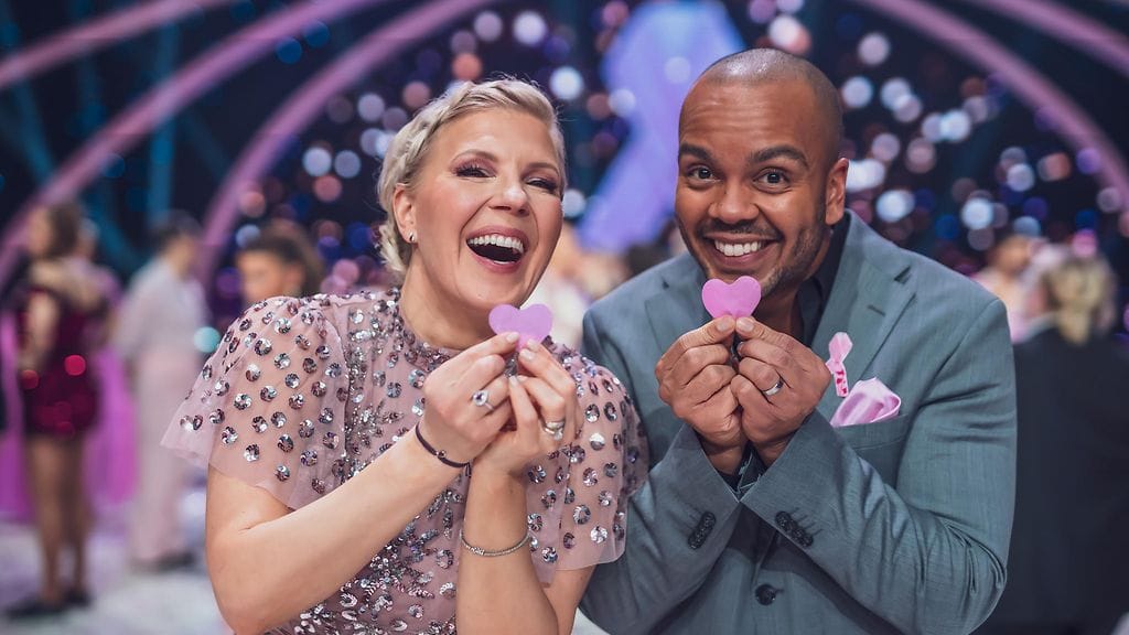 Vappu Pimiä ja Ernest Lawson juonsivat Tanssii Tähtien Kanssa -erikoislähetyksen.