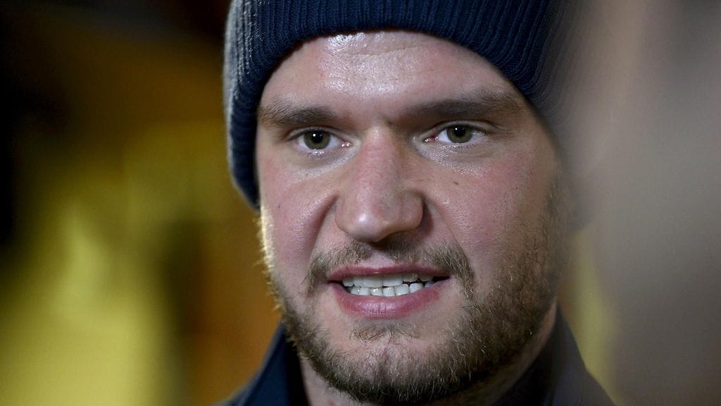 Floridan Panthersin suomalaiskapteeni Aleksander Barkov saapui median eteen tiistaina Helsingissä.