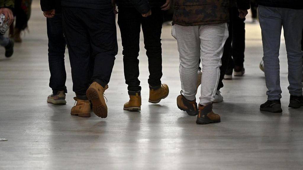 Joka kymmenes nuori kertoo joutuneensa pahoinpitelyn uhriksi.