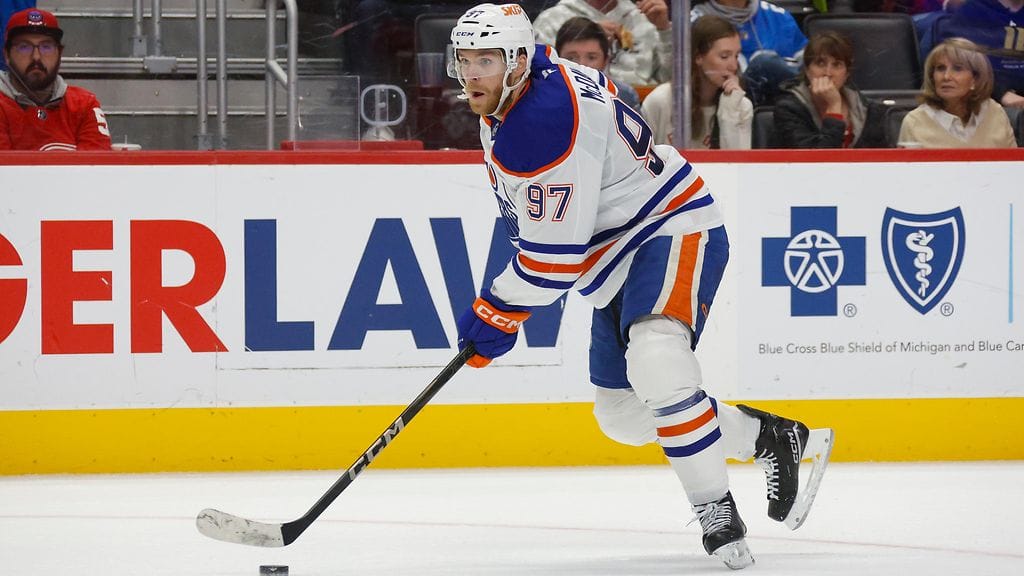 Edmonton Oilers -supertähti Connor McDavidilta voi jäädä päälle 10 NHL-ottelua välistä.