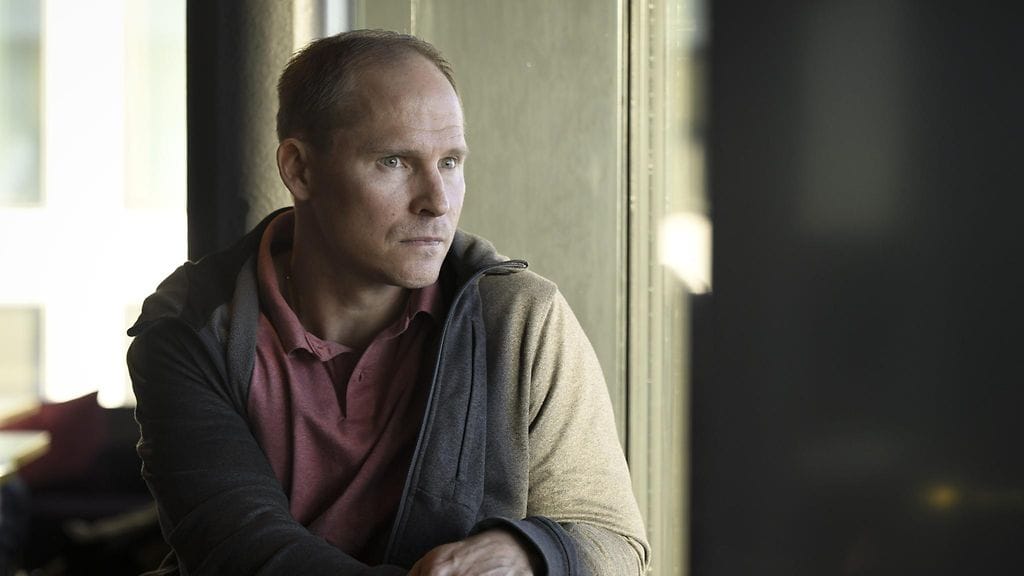 Tony Salmelainen ei ollut valmis jättämään jääkiekon pelaamista ennen kuin keho antoi periksi.