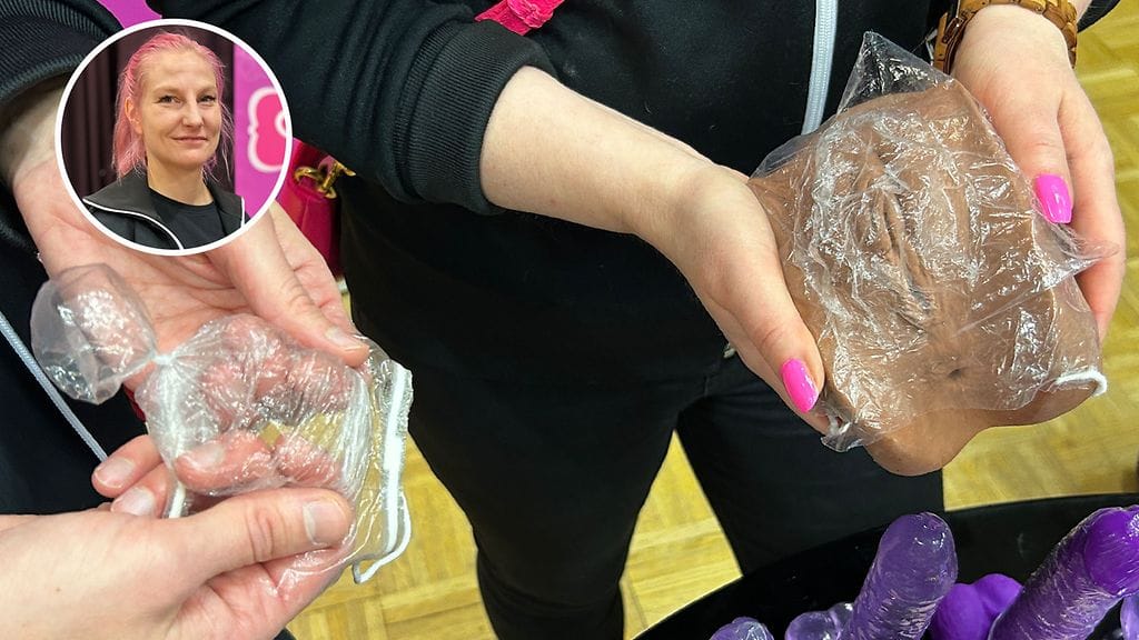 Vasemmalla kuvassa peniksellisille tarkoitettu hartsikondomi ja oikealla vulvallisten versio. Tiia Hokkanen on hartsikondomien virallinen maahantuoja ja kouluttaja Skandinaviassa.