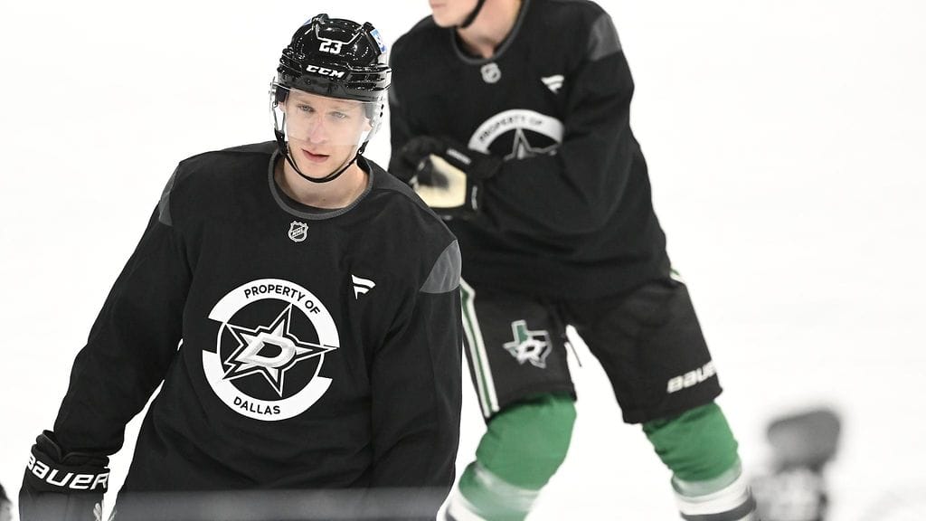 Dallas Starsin Esa Lindell sai palautetta Jokerit-ottelun nimikirjoitusjonosta.