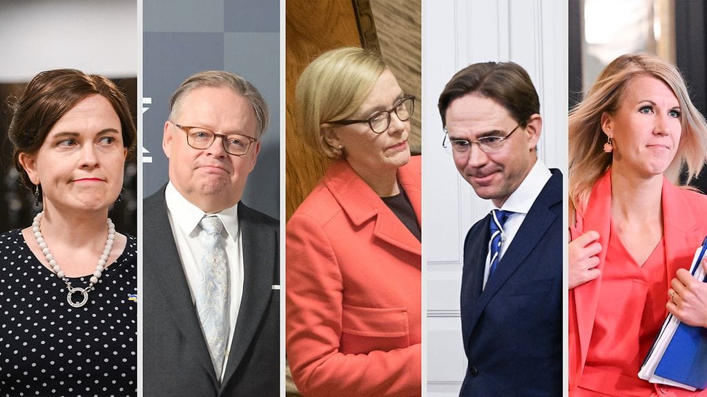 Kuvassa vasemmalta oikealle: Mari-Leena Talvitie, Juhana Vartiainen, Paula Risikko, Jyrki Katainen ja Sari Multala.