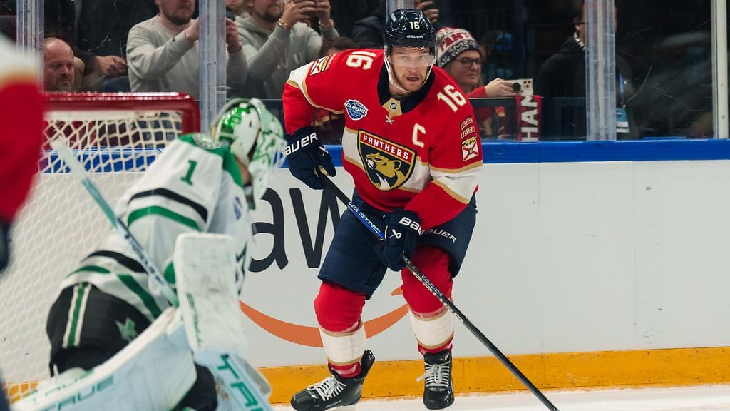 Floridan ylivoima toimii: Matthew Tkachuk vie 2–0-johtoon, Aleksander Barkov syöttäjänä