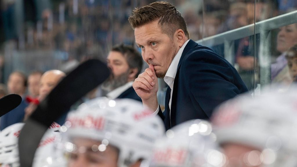 Lauri Marjamäki jatkaa EHC Klotenin päävalmentajana tulevalla kaudella.