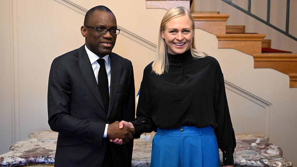 LK 4.11.2024 Suomessa vieraileva Beninin ulkoministeri Olushegun Adjadi Bakari ja ulkoministeri Elina Valtonen Helsingissä 4. marraskuuta 2024.