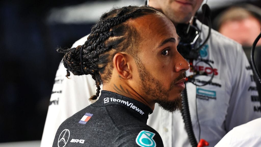 Lewis Hamiltonin kryptinen kommentti jätti ilmaan kysymyksiä.