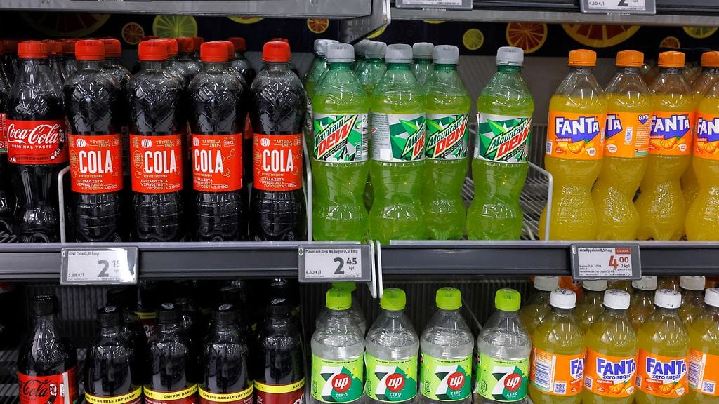 Kaikissa juomissa korkin väri ei kerro sokerista.