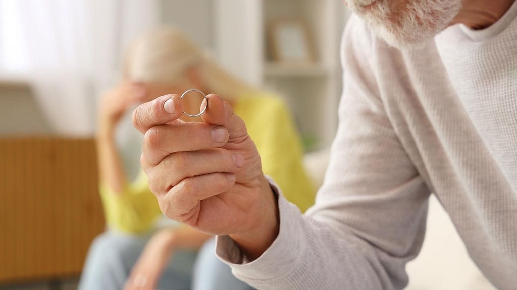 ero, parisuhteen päättyminen, avioero