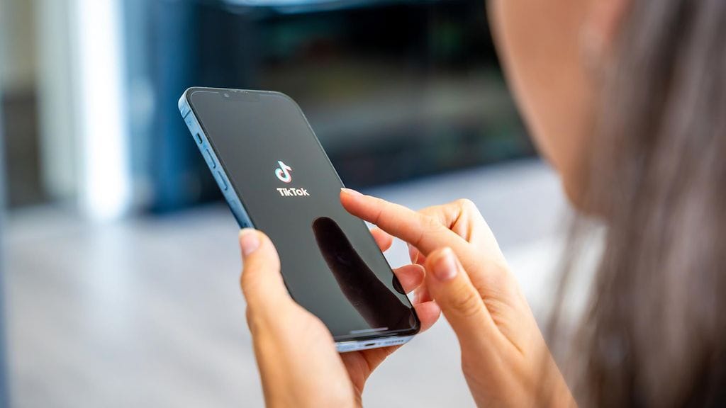Somejätti TikTok on haastettu oikeuteen Ranskassa. Kuvituskuva.