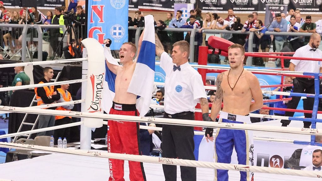 Akseli Saurama (vas.) otti EM-kultaa. Kuva: Petteri Maunu