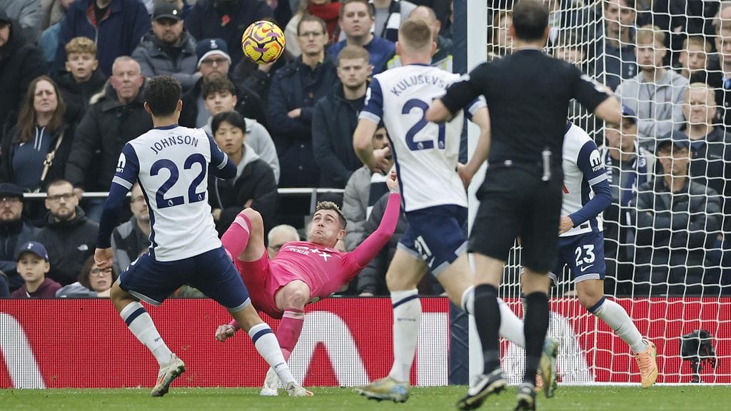 Ipswich otti ensimmäisen voittonsa Valioliigassa sitten vuoden 2002 – saksipotkumaalin saattelemana.