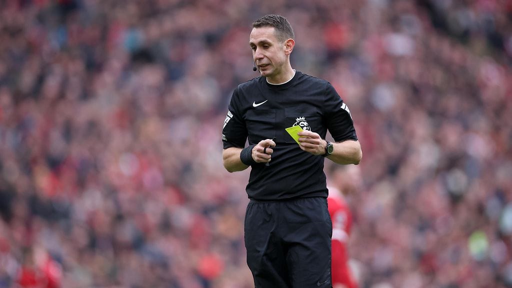 David Coote on hyllytettynä tutkinnan ajan.