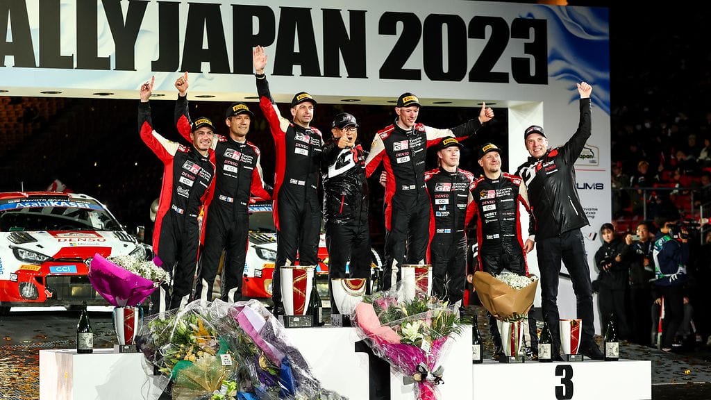 Toyota juhli vuosi sitten Japanissa kolmoisvoittoa. Se tarvitsee nyt vastaavanlaisen tuloksen taistellakseen vielä valmistajien MM-tittelistä.