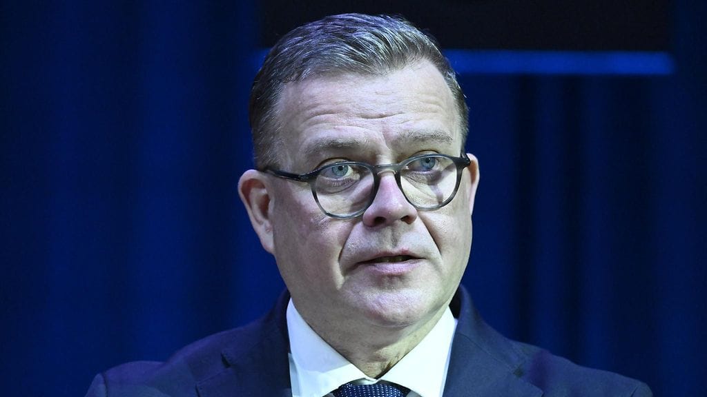 Kaikkiaan 53 prosenttia sanoo, että Orpo on onnistunut pääministerinä melko huonosti tai erittäin huonosti.