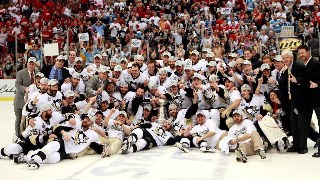 Pittsburgh Penguins juhlimassa Stanley Cupia vuonna 2009.