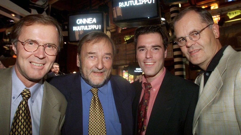 Ruutulipun toimittajat Matti Kyllönen (vas), Erkki Vanhanen, Olli Koivusalo ja Erkki Mustakari vuonna 1999.