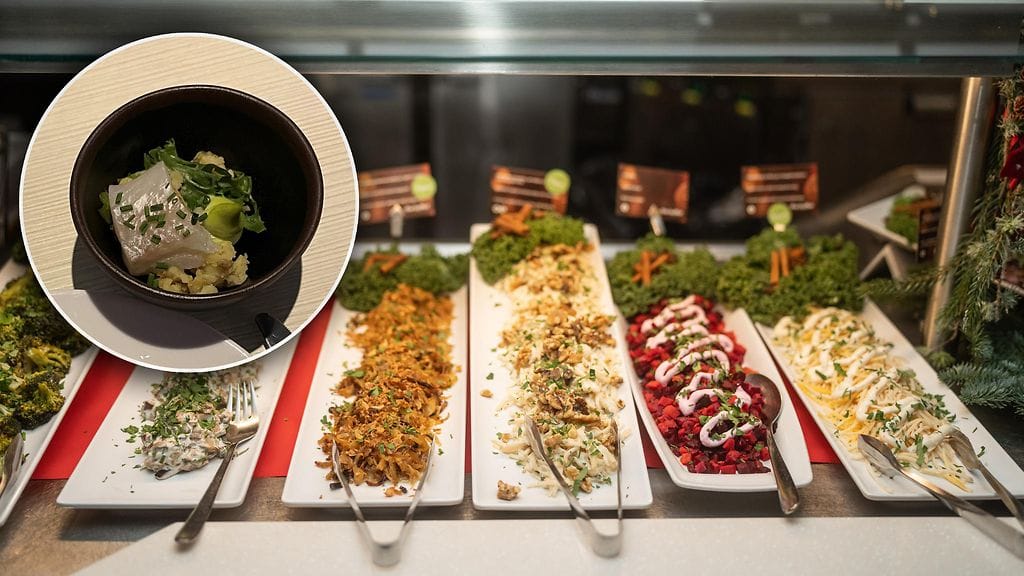 Menneiden vuosikymmenten kalasuosikit ovat tehneet paluun laivojen joulubuffeteihin.