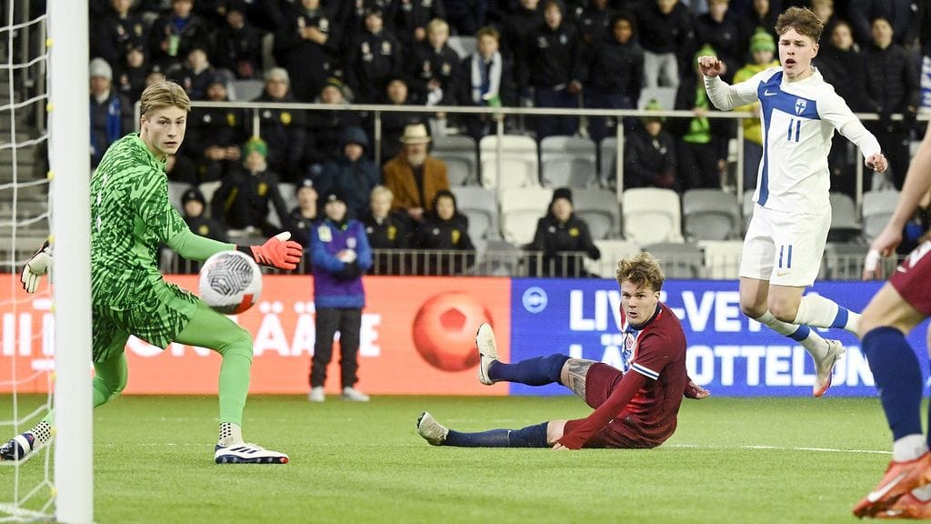 Casper Terho vei Suomen 2–0-johtoon vain kolmen minuutin pelin jälkeen.