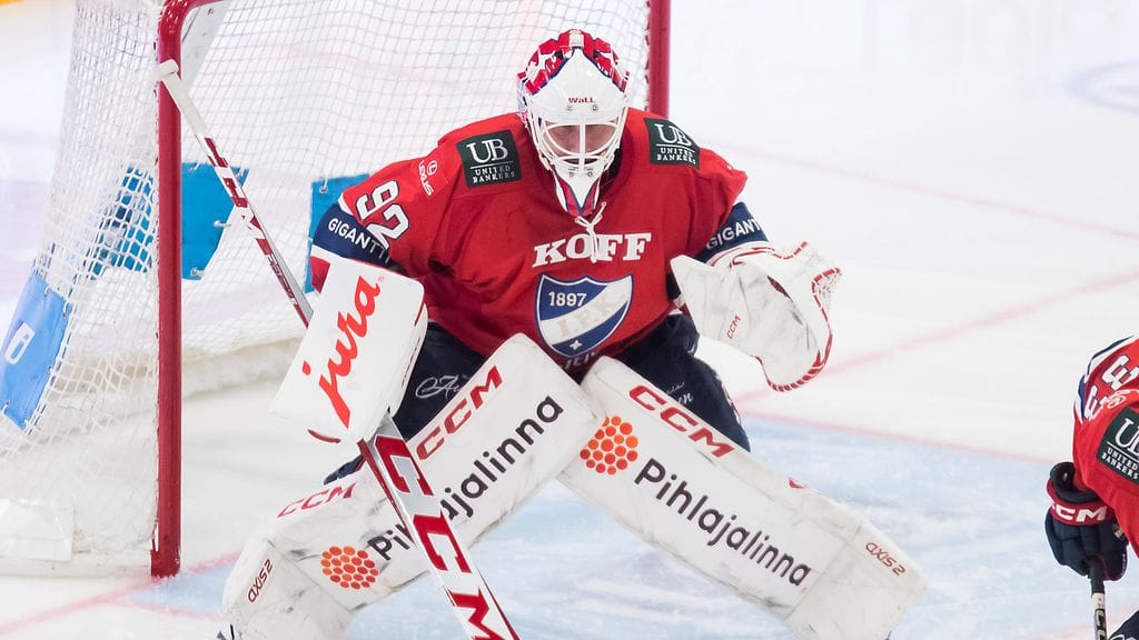 Hurjaa löylyä Kuopiossa: Konsta Kapanen iskee jo seitsemännen osuman HIFK:n verkkoon