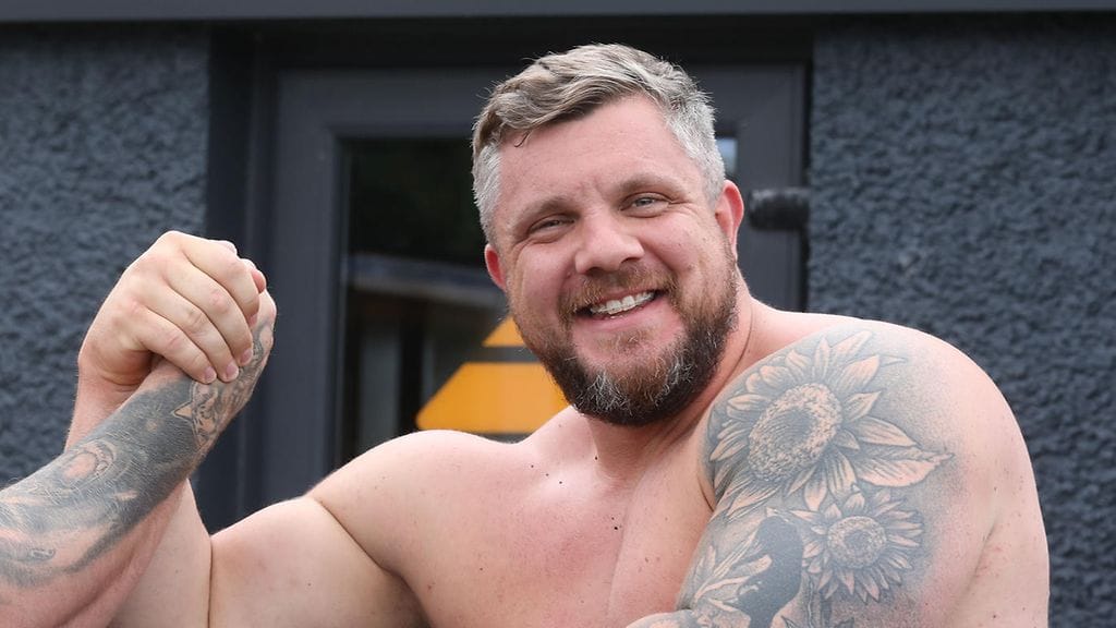 Luke Stoltman on myrskyn silmässä.