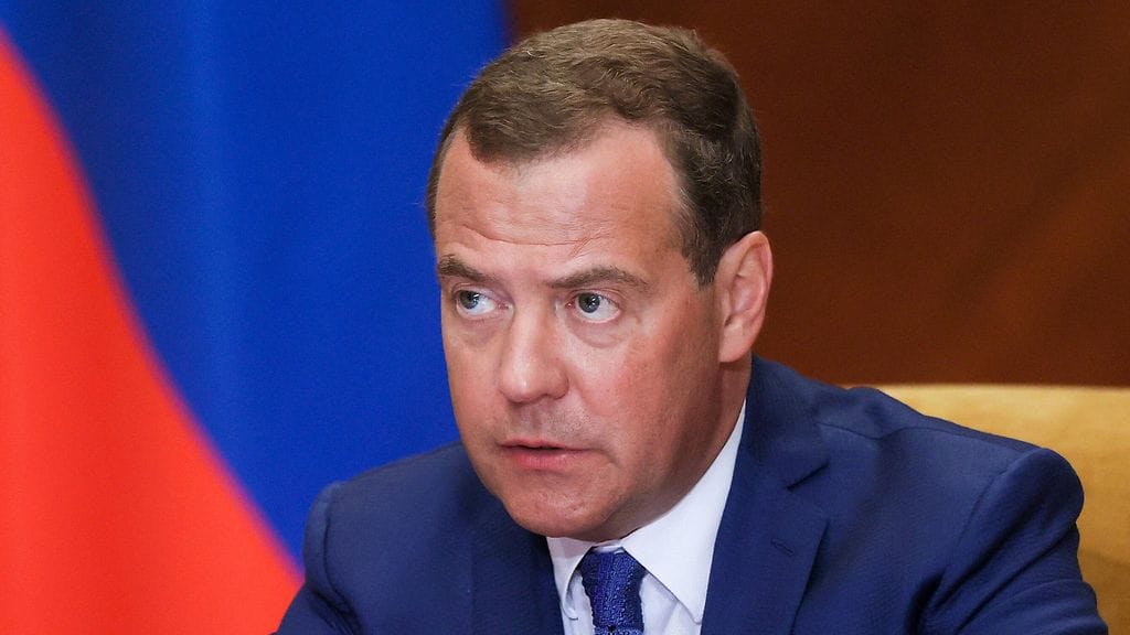 Venäjän ex-presidentti Dmitri Medvedev väitti, että Suomi, Norja ja Puola sekä Baltian maat ovat laajentamassa sotilaallista toimintaansa Venäjän rajojen lähellä.