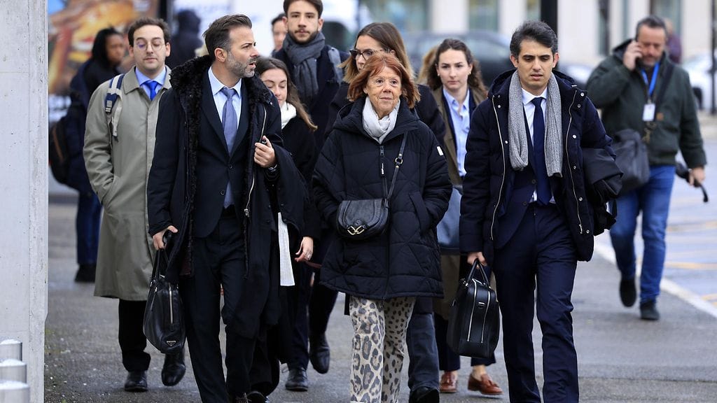 Dominique Pelicot huumasi vaimoaan vuosien ajan ja kutsui kymmeniä miehiä raiskaamaan hänet.