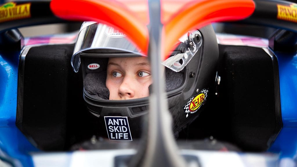 Kuljettajalupaus Vilho Aatola, 15, tähtää IndyCar-sarjaan.