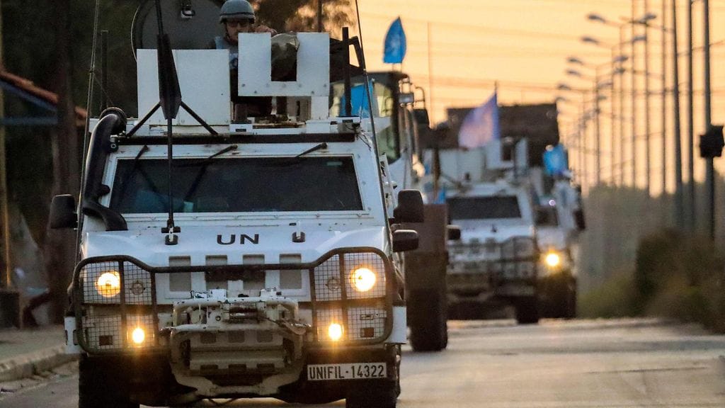 YK:n Libanonin väliaikaisten joukkojen (UNIFIL) ajoneuvojen saattue ajoi Marjayounin alueella Etelä-Libanonissa lähellä Israelin rajaa. Kuvituskuva.