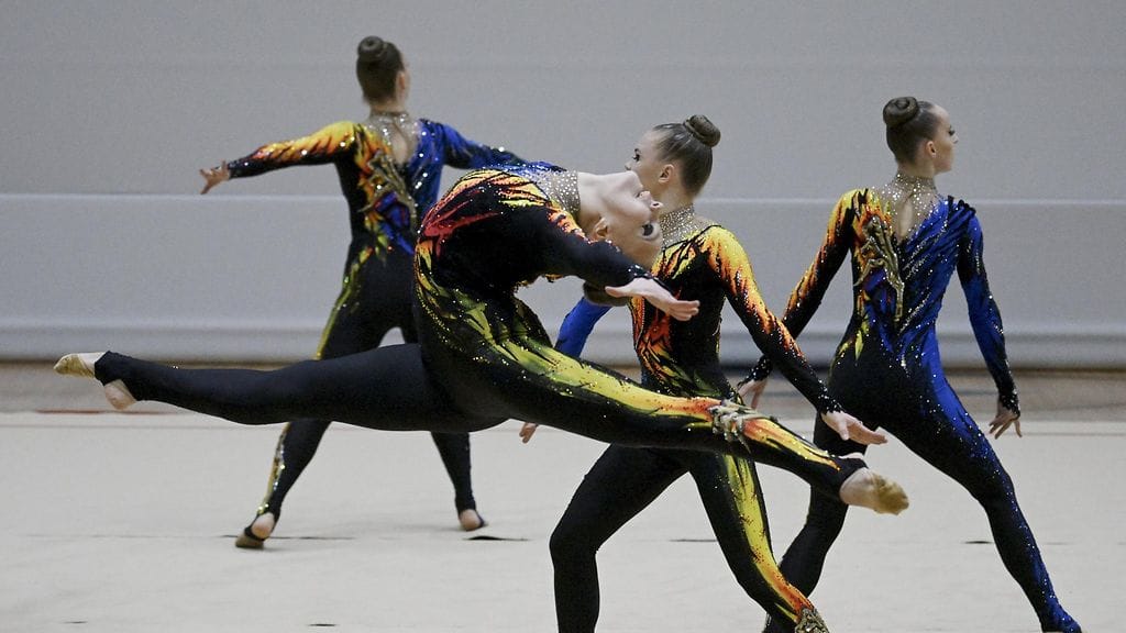 Minetit voitti MM-kultaa. Kuva lehdistötilaisuudesta Helsingistä.