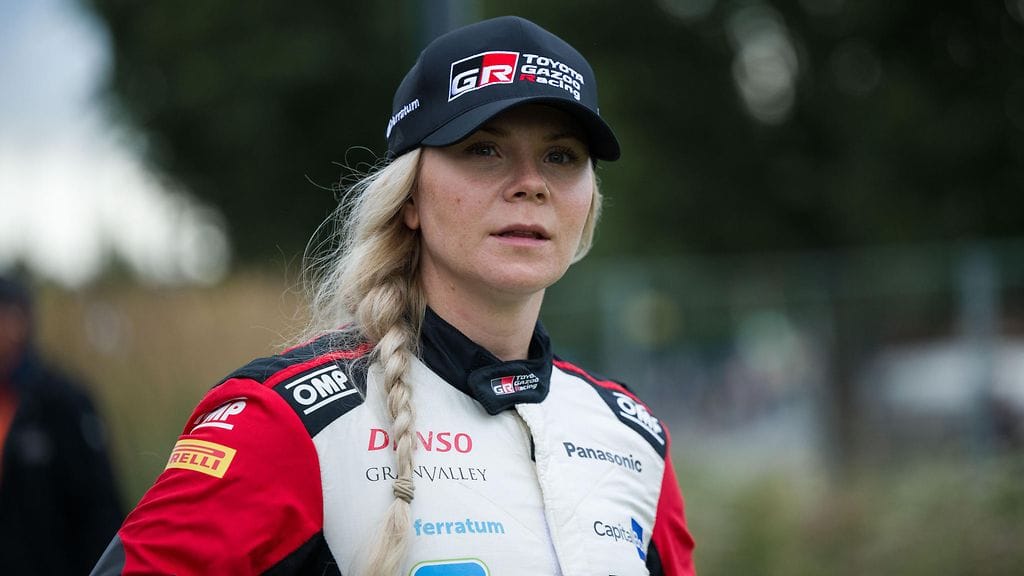 Enni Mälkönen ajoi Jyväskylässä Pajarin kanssa Toyotan Rally1-autoa.