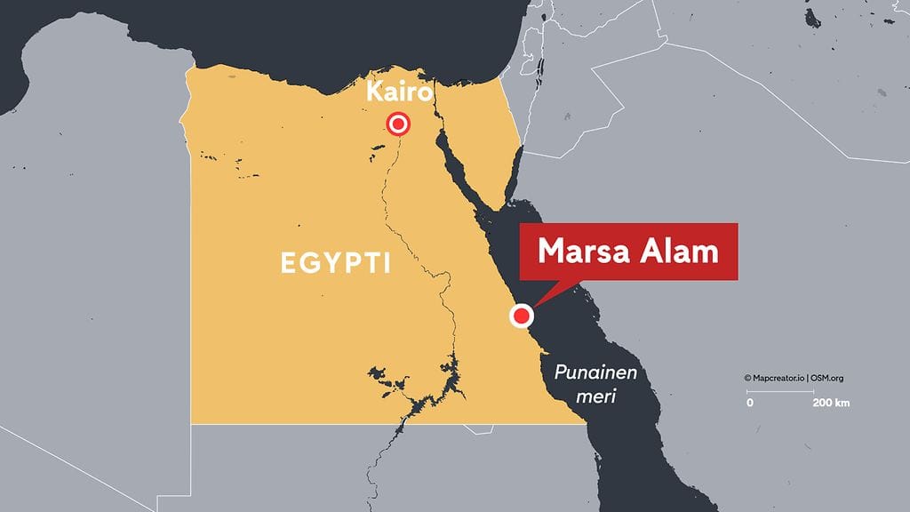 Laiva lähti eilen Marsa Alamista. Uhreja on pelastettu helikopterin avulla.