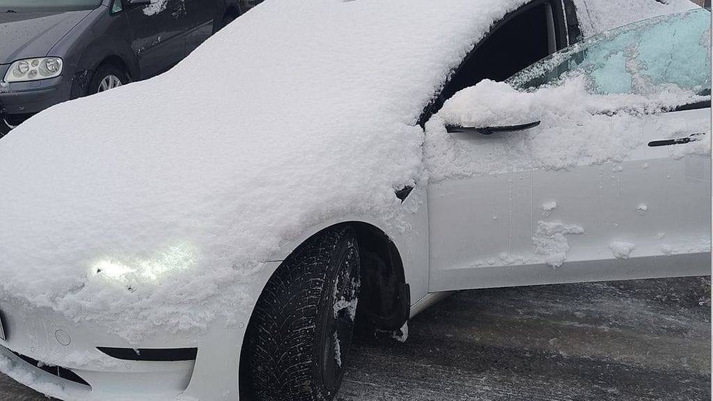 Tällainen "igluauto" oli liikenteessä Vantaalla.