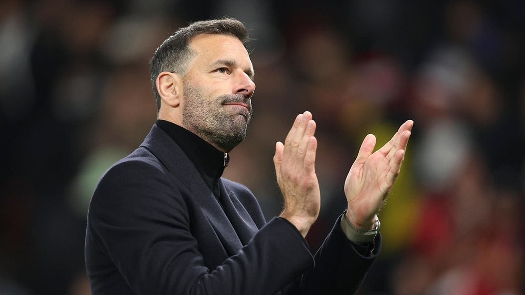 Ruud van Nistelrooyta pidetään lähes varmana Leicesterin seuraavana päävalmentajana.