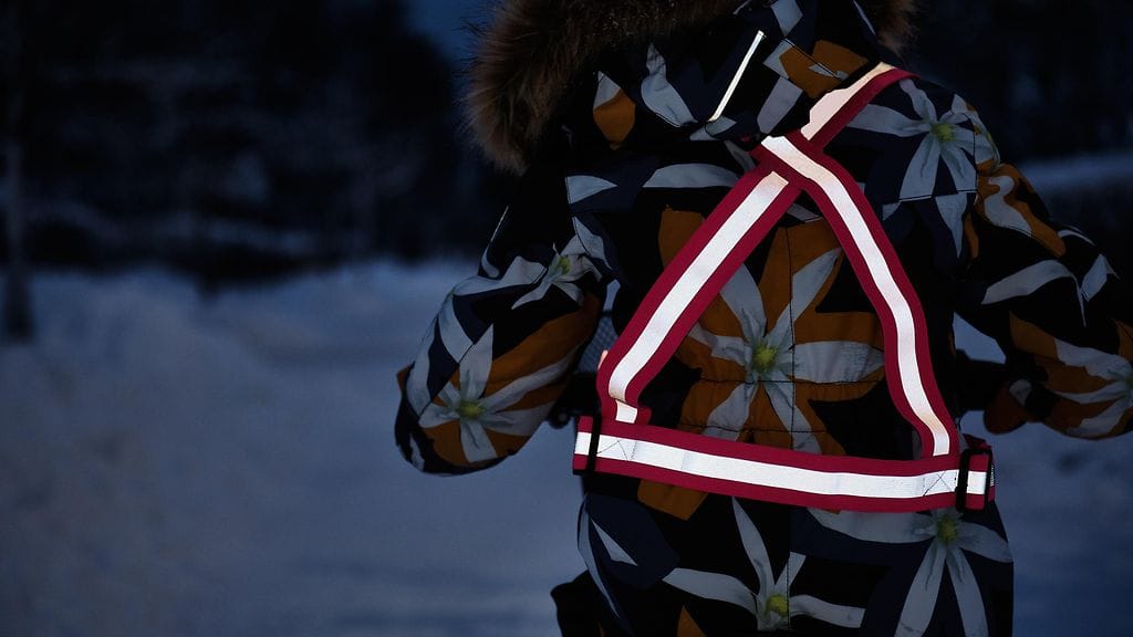 Tämä heijastin on autoilijan helppo huomata.