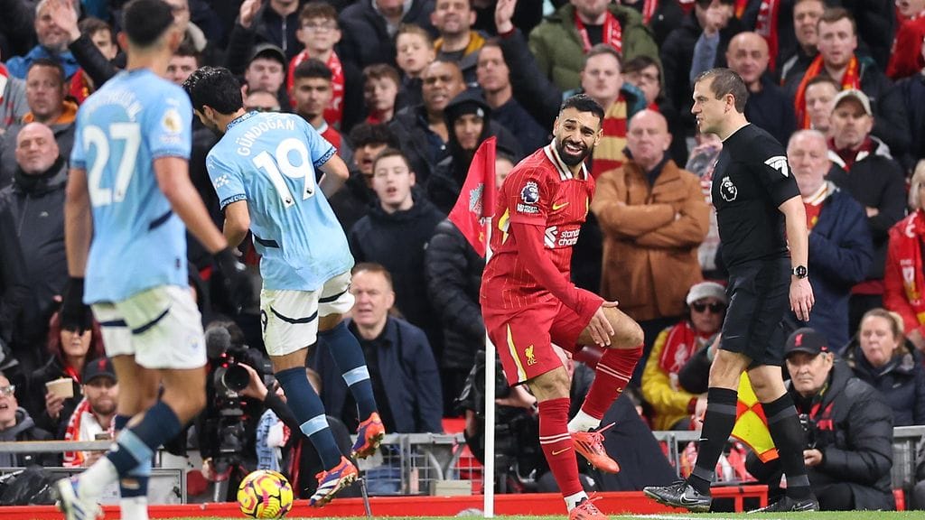 Mohamed Salah laukoi ottelun loppulukemat rangaistuspotkusta.