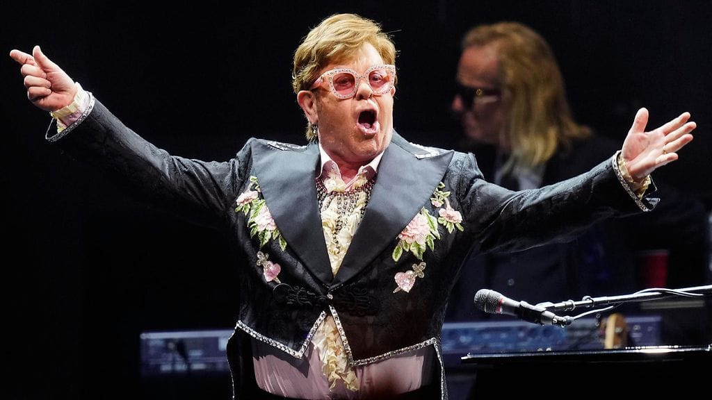 Silmätulehdukset ovat piinanneet Elton Johnia kesästä lähtien.