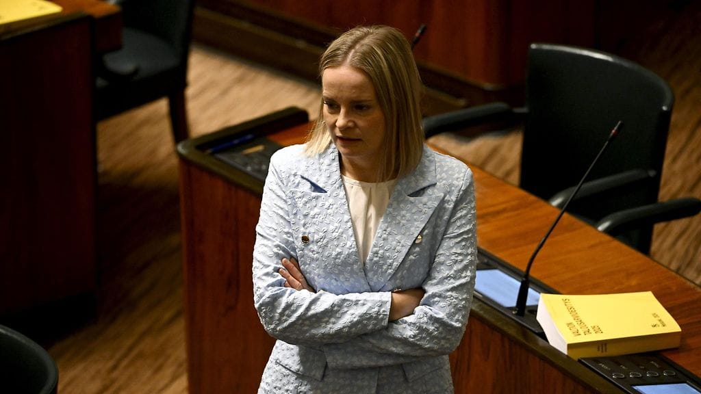 Perussuomalaisten kansanedustajien osallistuminen 612-kulkueeseen on "kannatuksen ja poliittisen voiman hakemista", tutkija sanoo. Kuvassa puolueen puheenjohtaja ja valtionvarainministeri Riikka Purra eduskunnassa marraskuussa.