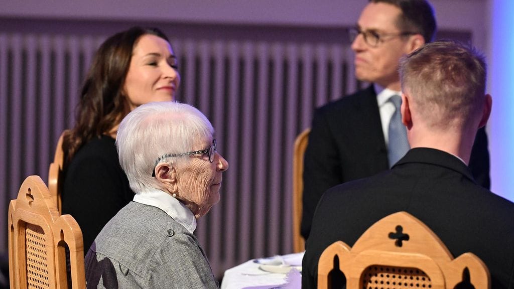 LK 2.12.2024 Lotta Eva Lintunen tasavallan presidentin Alexander Stubbin ja hänen puolisonsa Suzanne Innes-Stubbin sotaveteraaneille ja lotille järjestämässä itsenäisyyspäivän juhlatilaisuudessa Presidentinlinnassa Helsingissä.